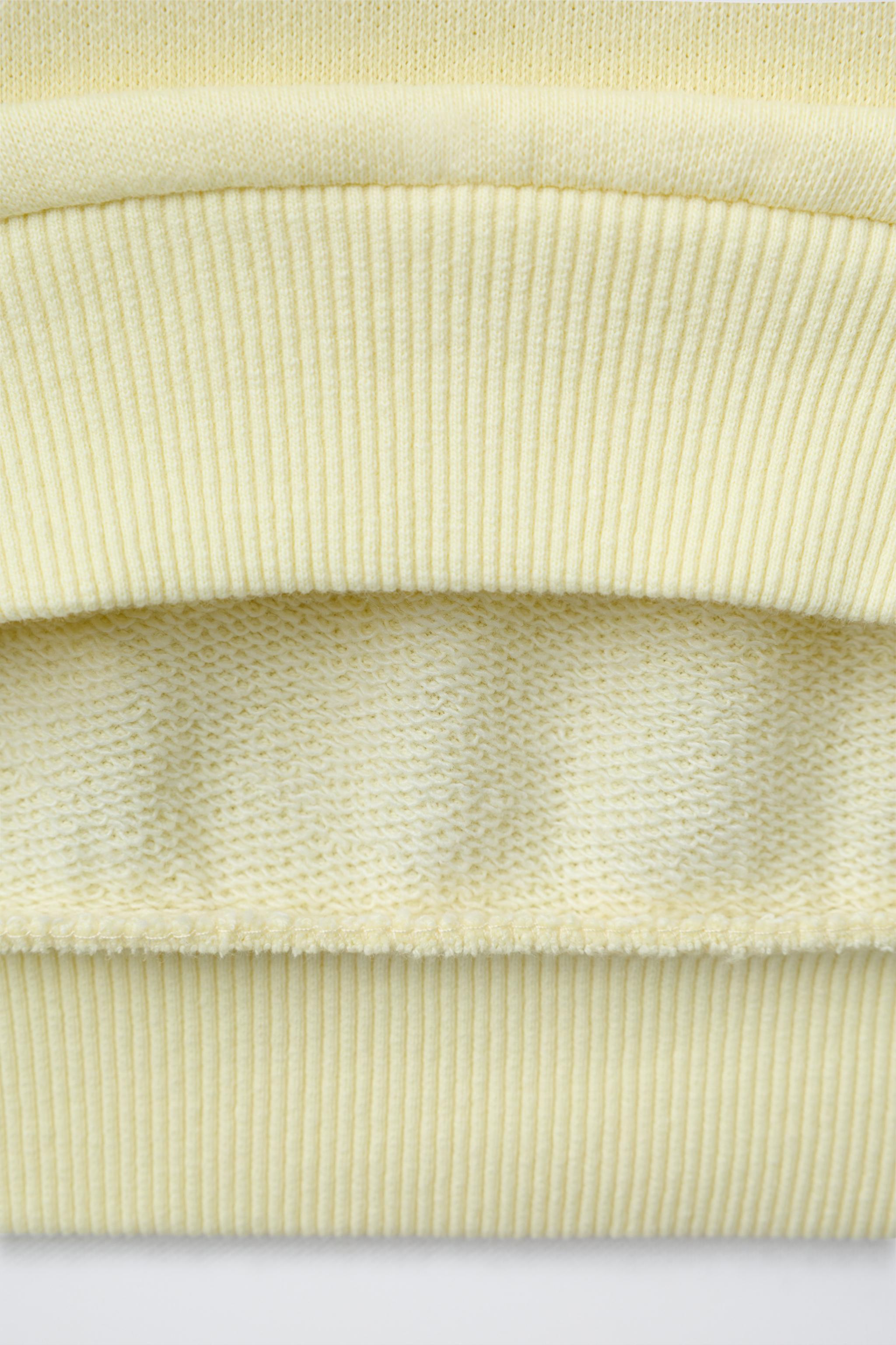 PETER RABBIT ™ SWEATSHIRT